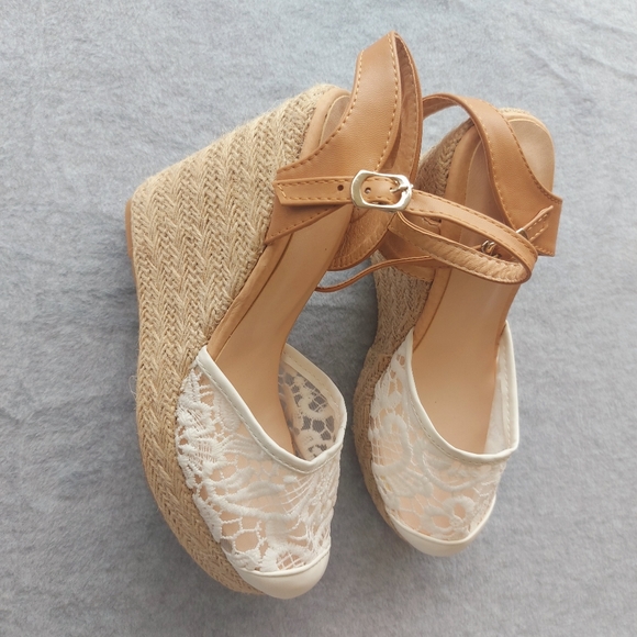 Womens platforms sandals. - Picture 3 of 6